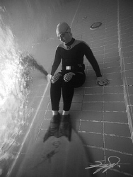 Fin Diver - Pool Shot by Nicholas Samaras 